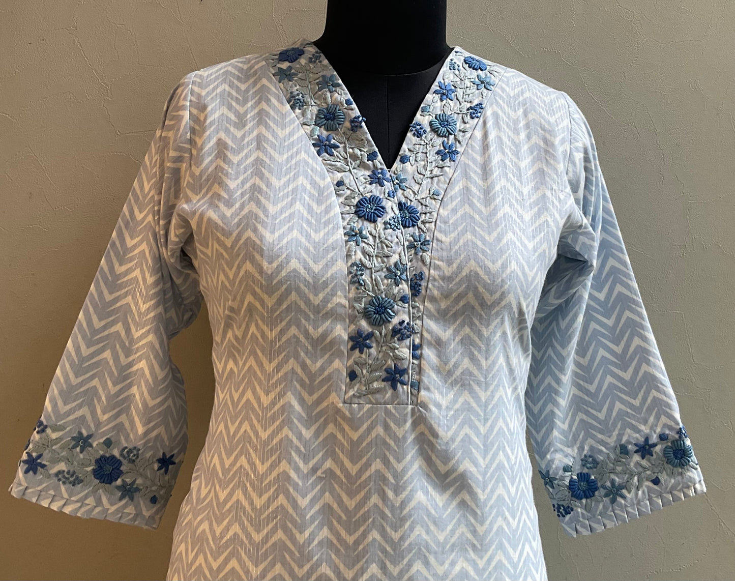 LIGHT BLUE HAND EMBROIDERED KURTA PANT