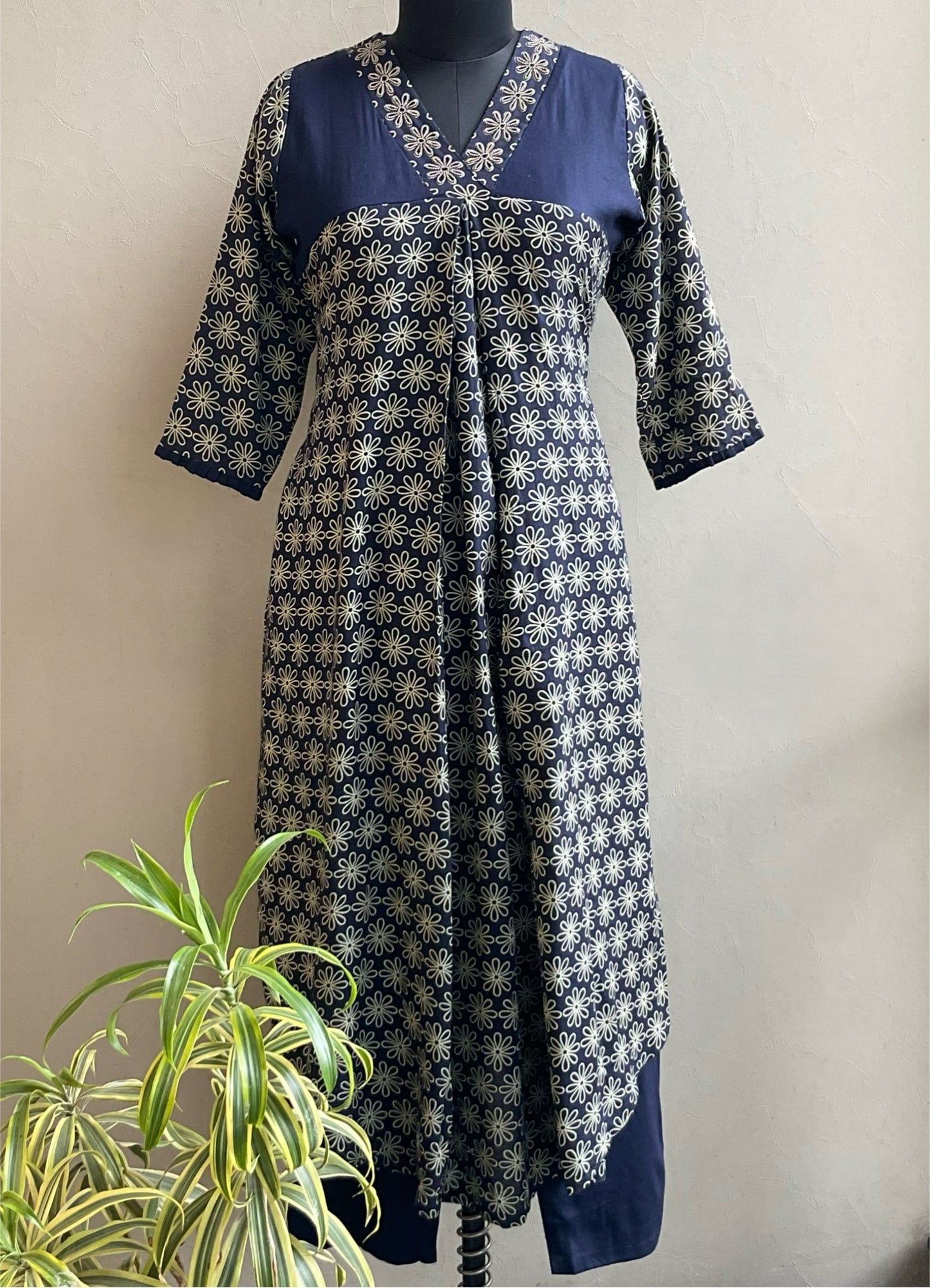 INK BLUE V NECK HAND EMBROIDERED KURTA PANT