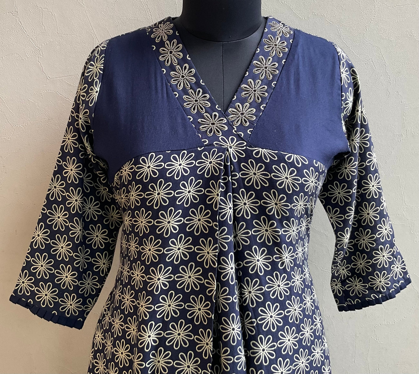 INK BLUE V NECK HAND EMBROIDERED KURTA PANT