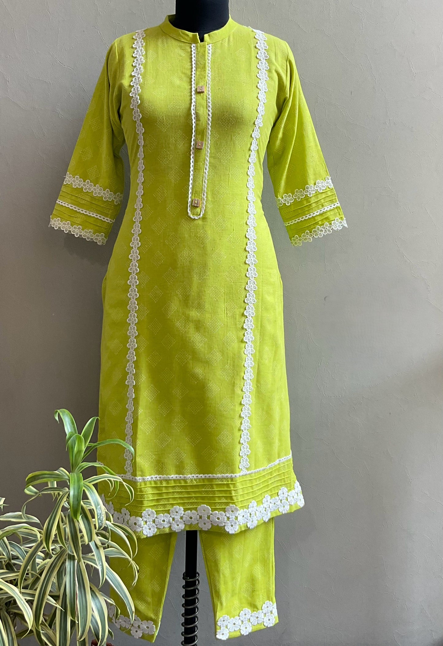 NEON GREEN LACED KURTA WITH PANT