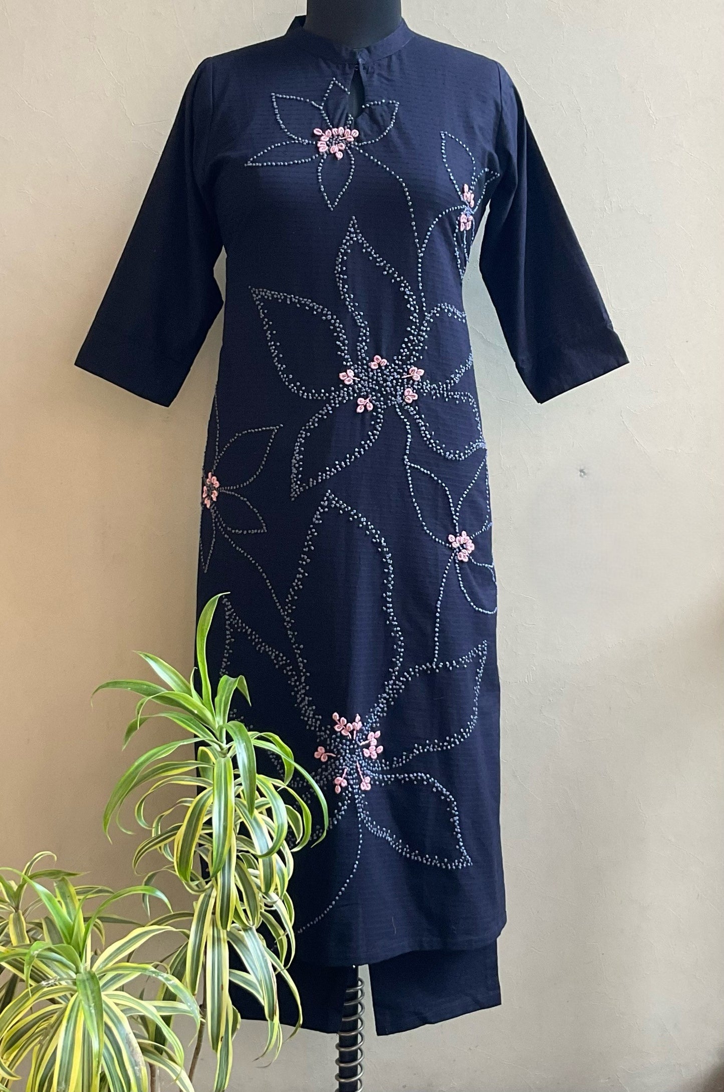 NAVY BLUE FRENCH KNOT KURTA PANT