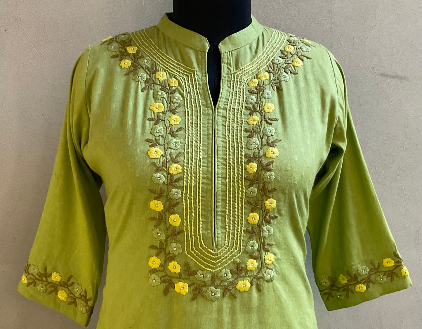 LIGHT GREEN HAND EMBROIDERED KURTA PANT