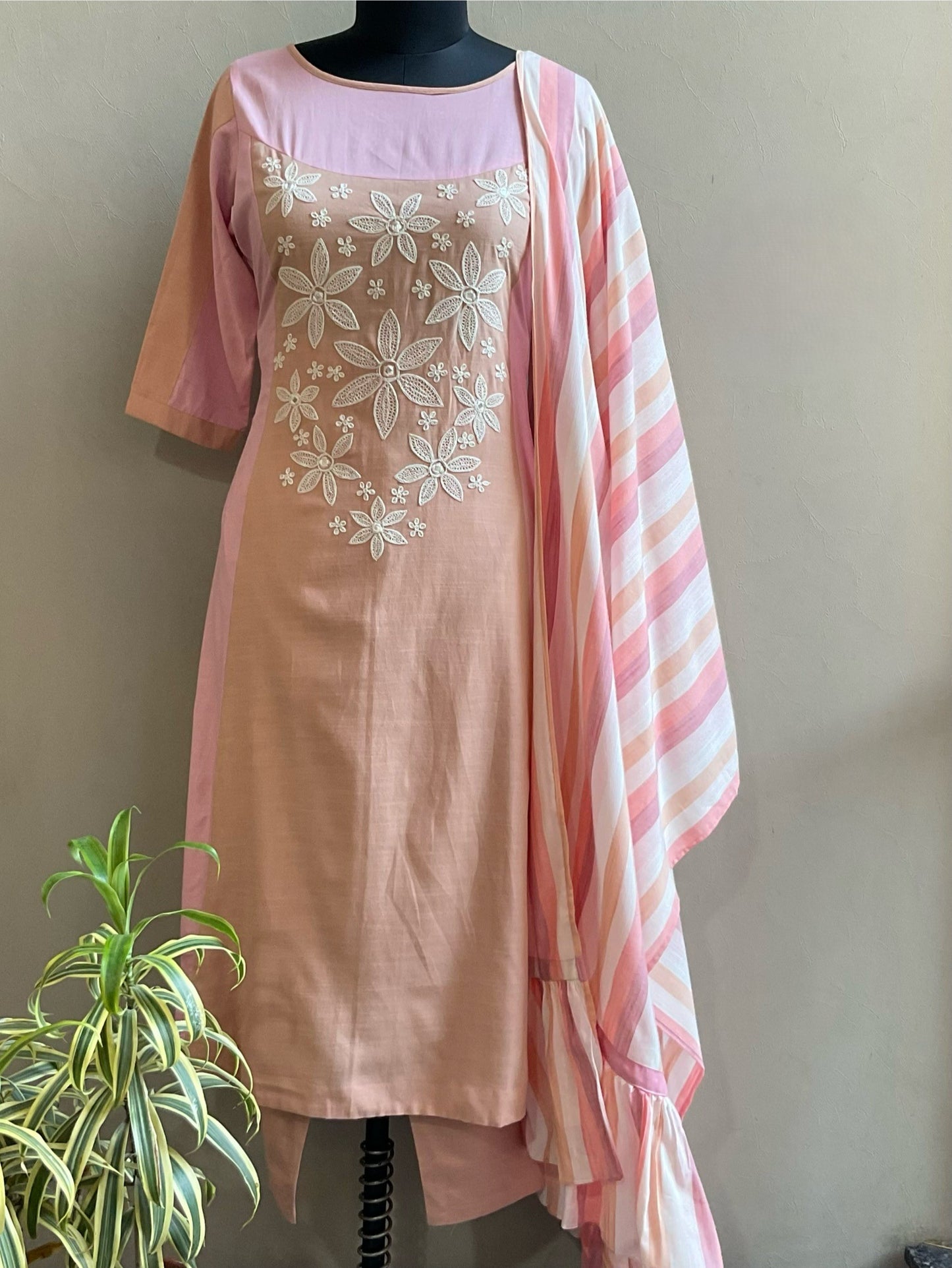 KURTA DUPATTA WITH PANT