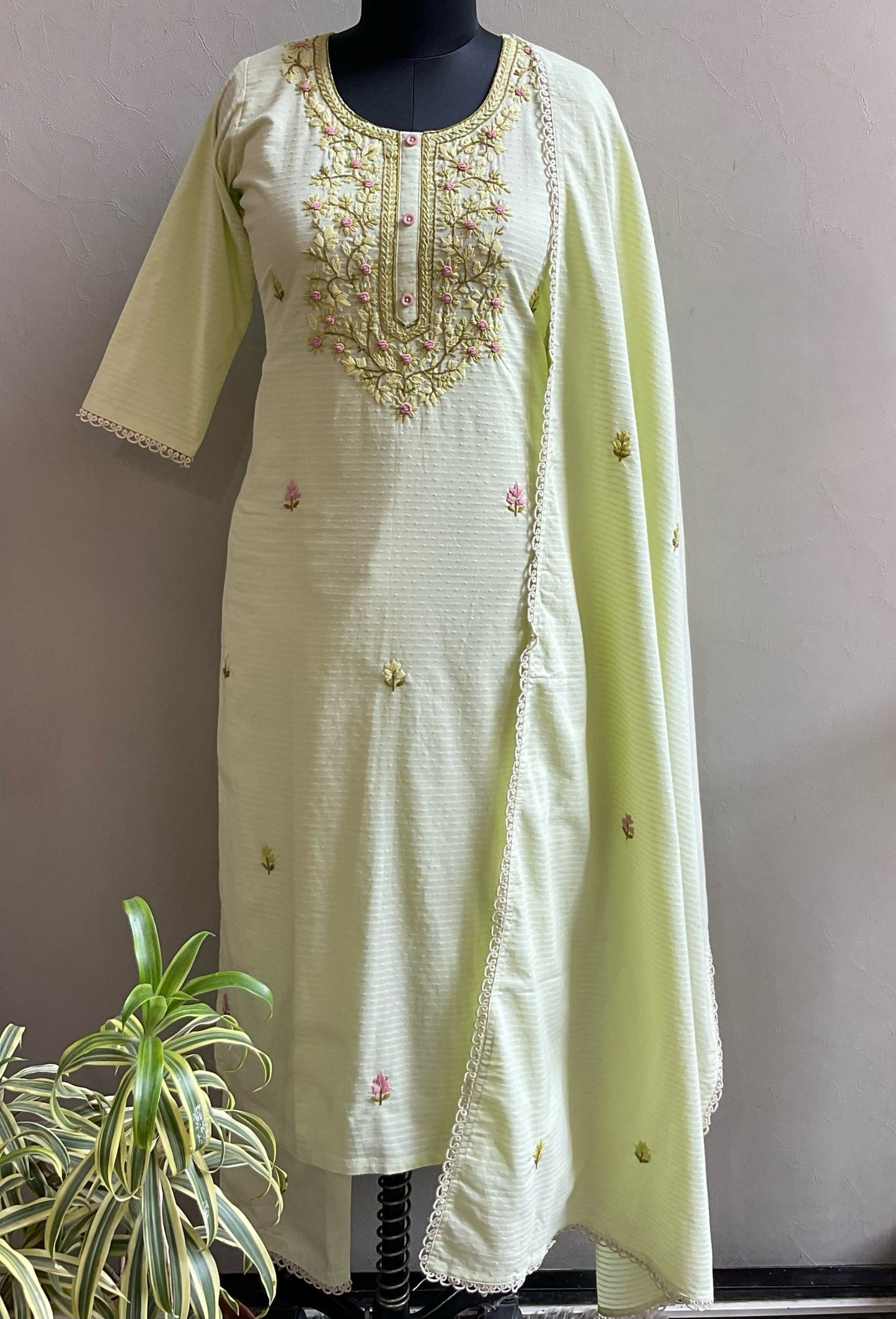 KURTA DUPATTA WITH PANT
