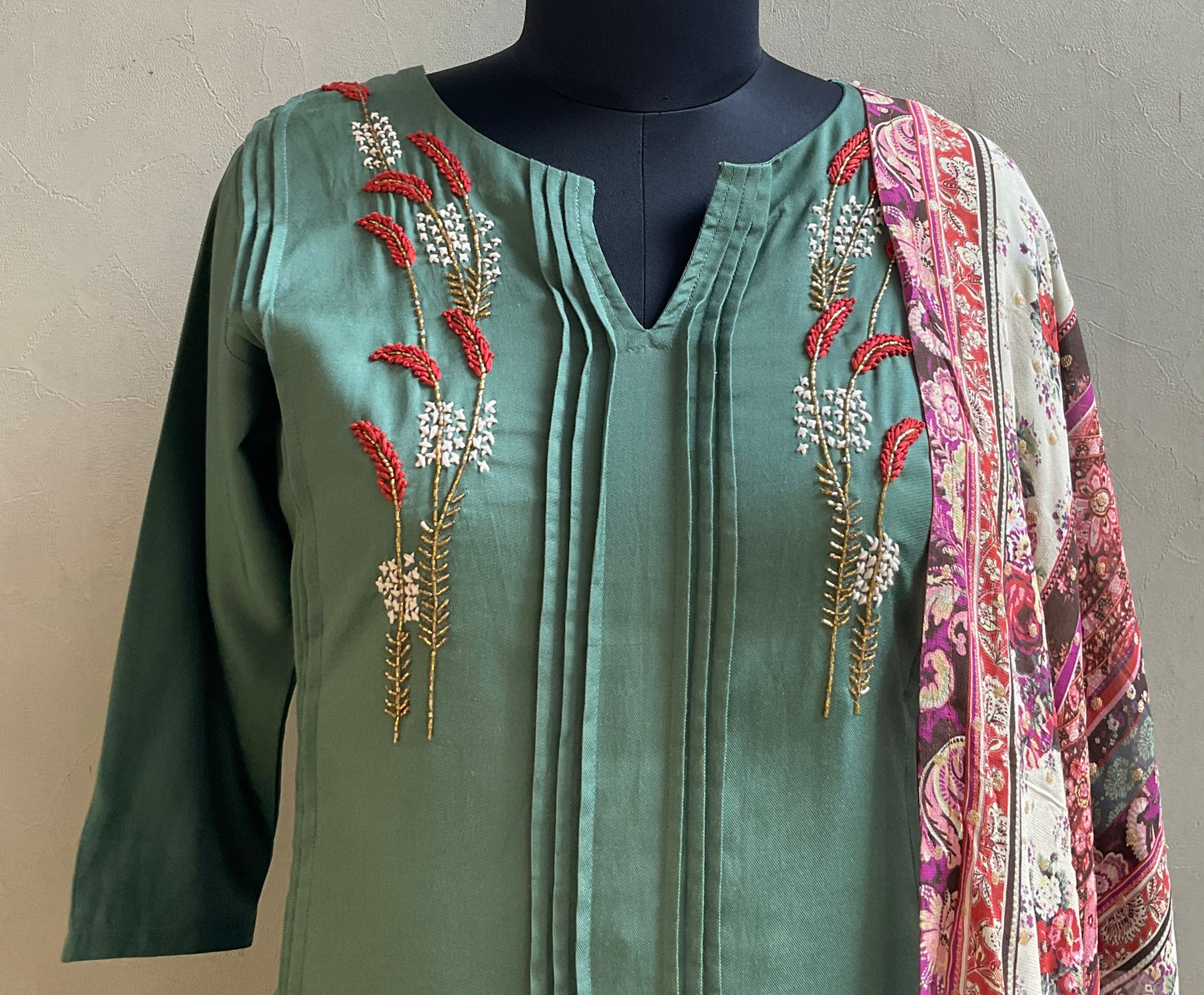 GREEN HAND EMBROIDERED KURTA SET