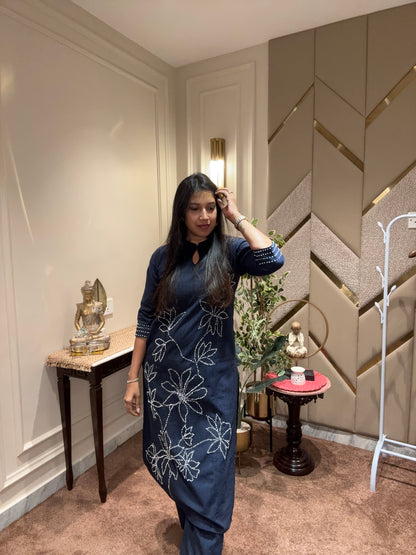 NAVY BLUE FRENCH KNOT KURTA PANT