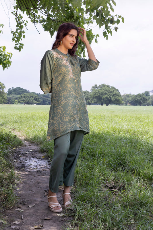 GREEN PRINTED CUTDANA EMBROIDERED CO-ORD SET