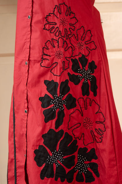 MAROON ONE SIDE APPLIQUE ALINE DRESS