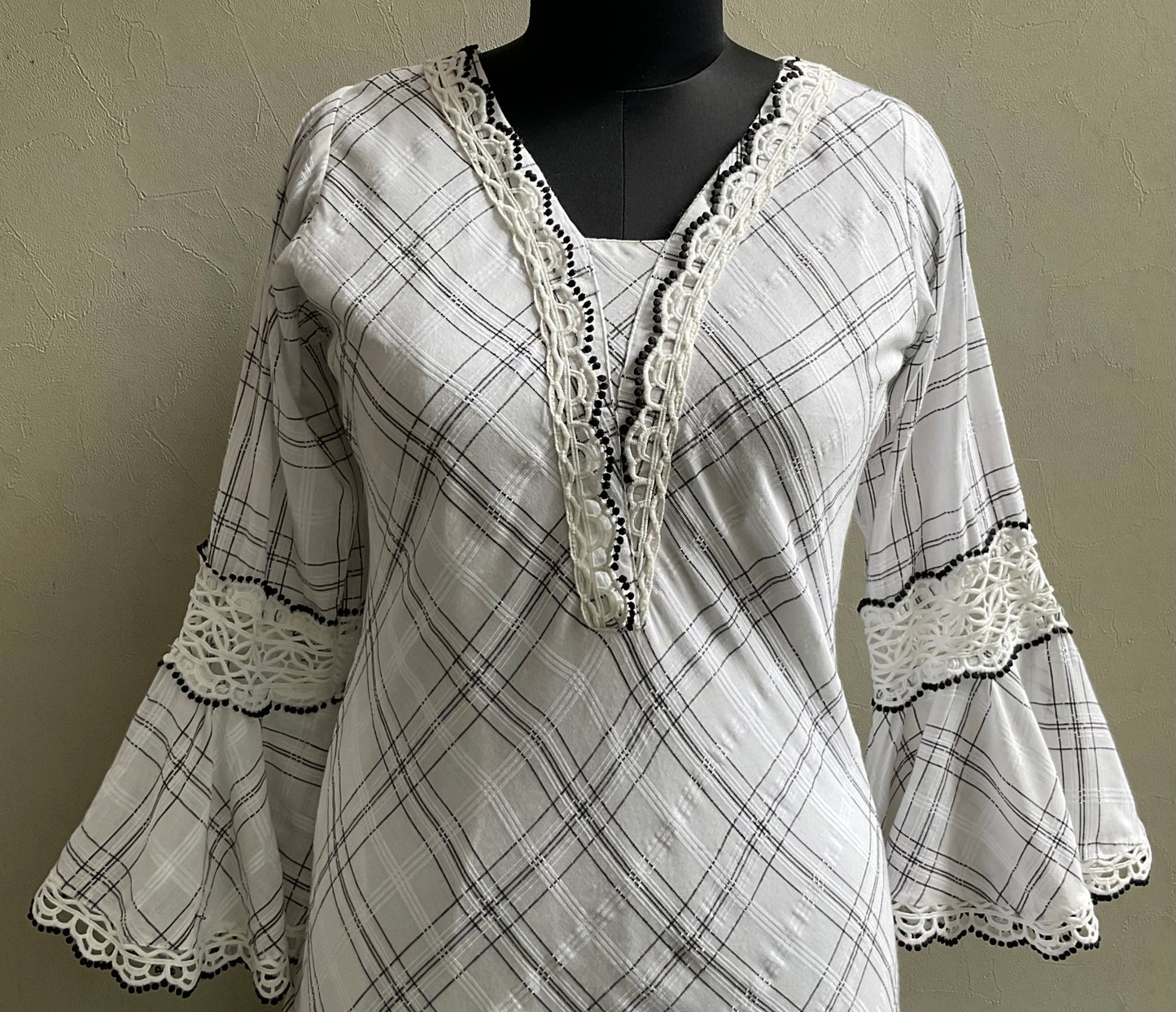 WHITE BELL SLEEVES ALINE DRESS