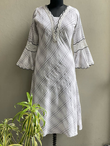 WHITE BELL SLEEVES ALINE DRESS