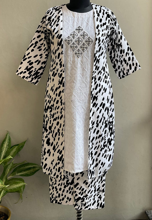 BLACK AND WHITE SHRUG PATTERN COORD SET