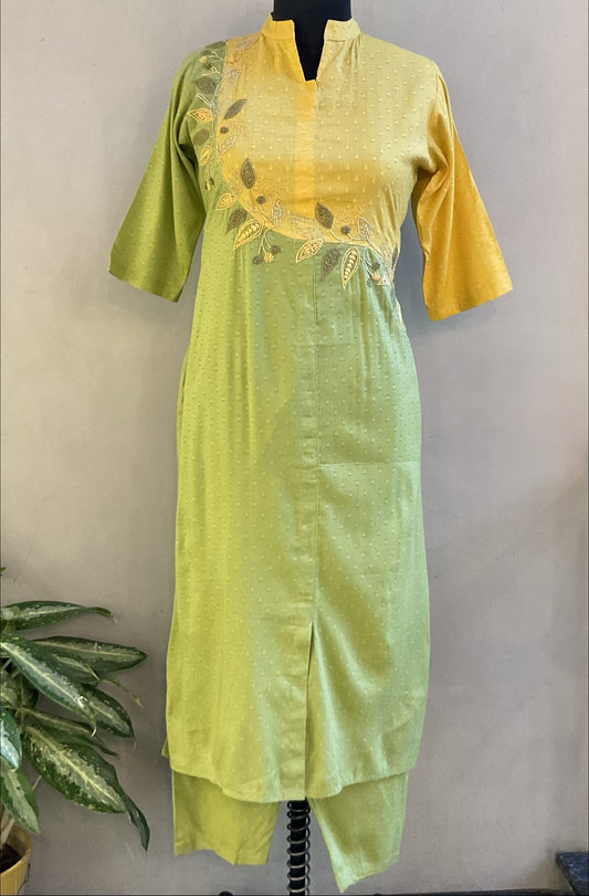 GREEN DUET THREAD EMBROIDERED KURTA PANT