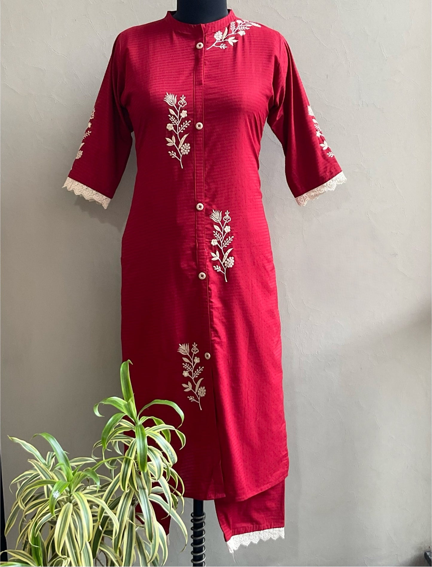 RED EMBROIDERED COTTON KURTA WITH PANT
