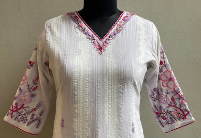 LIGHT MAUVE HAND EMBROIDERED KURTA PANT