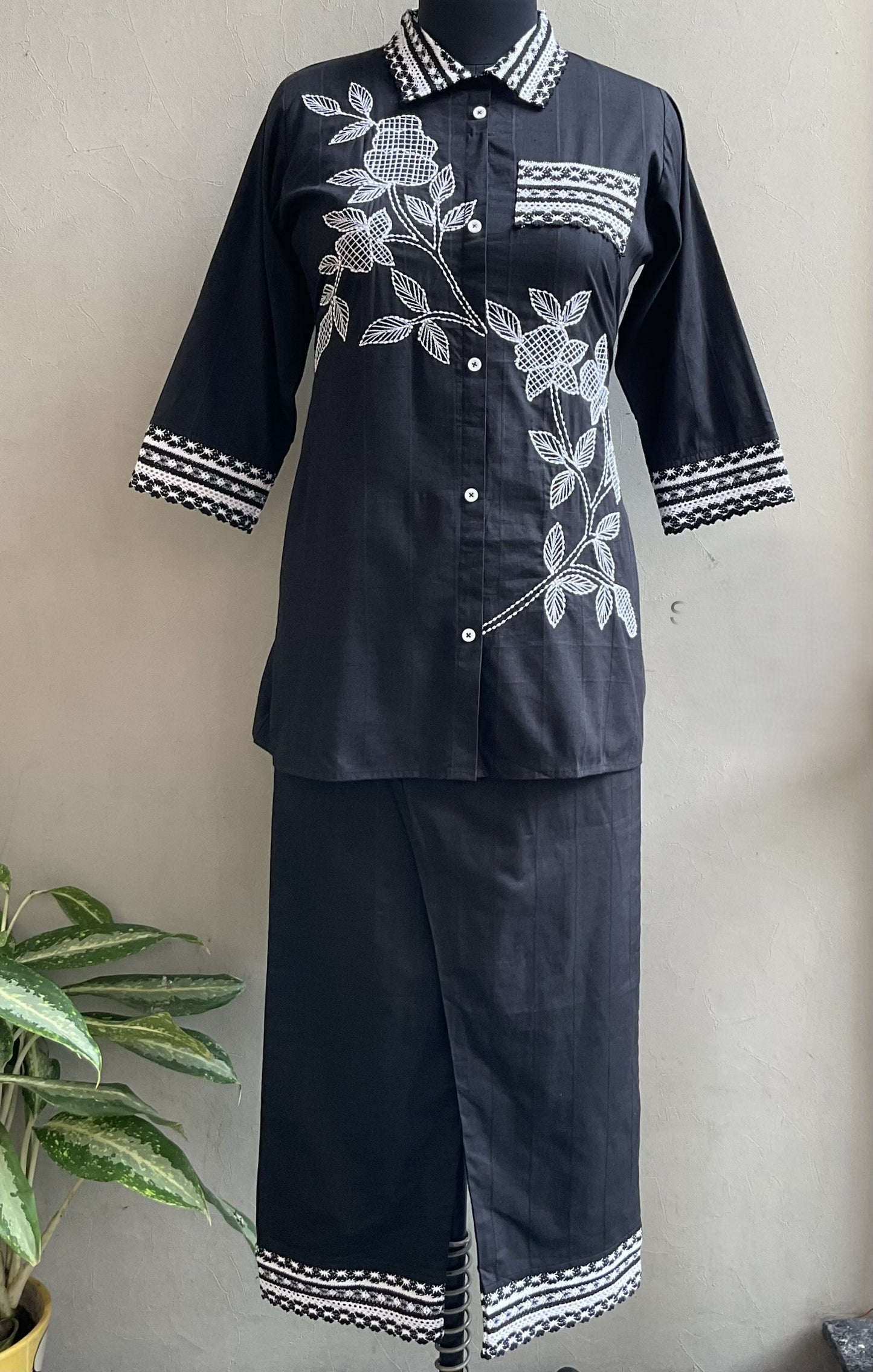BLACK THREAD EMBROIDERED COORD SET