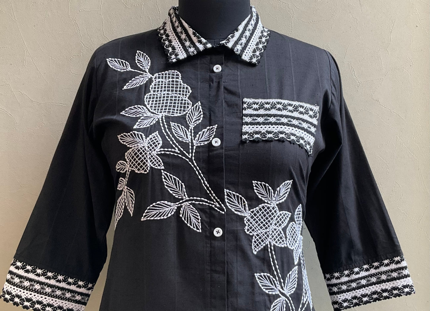 BLACK THREAD EMBROIDERED COORD SET