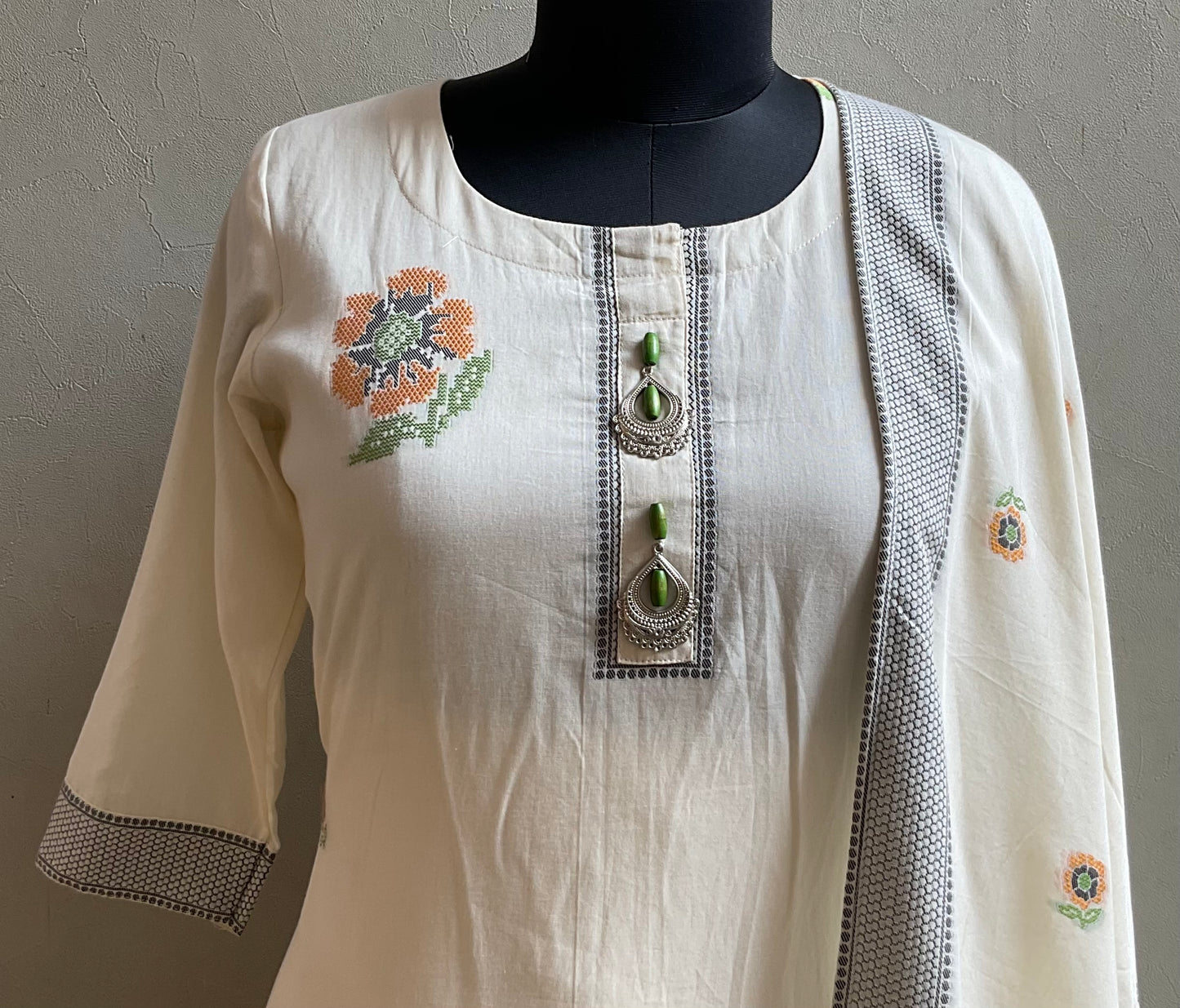 OFF WHITE WOVEN JAQUARD WORK KURTA SET