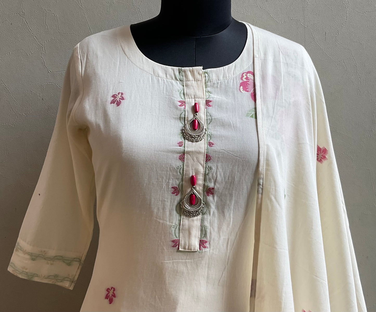 OFF WHITE & PINK WOVEN JAQUARD WORK KURTA SET