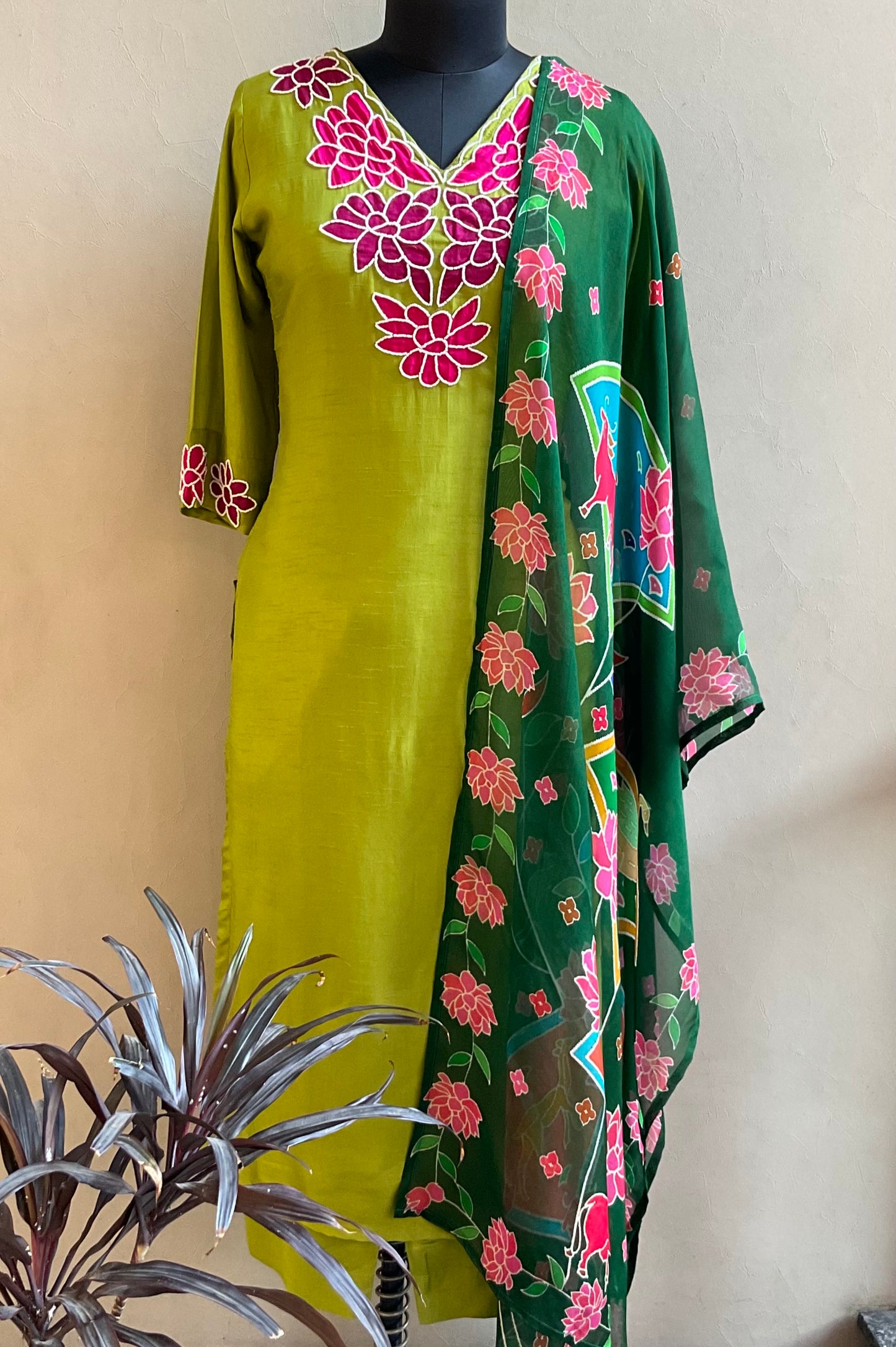 GREEN DOLA SILK APPLIQUE WORKED KURTA SET