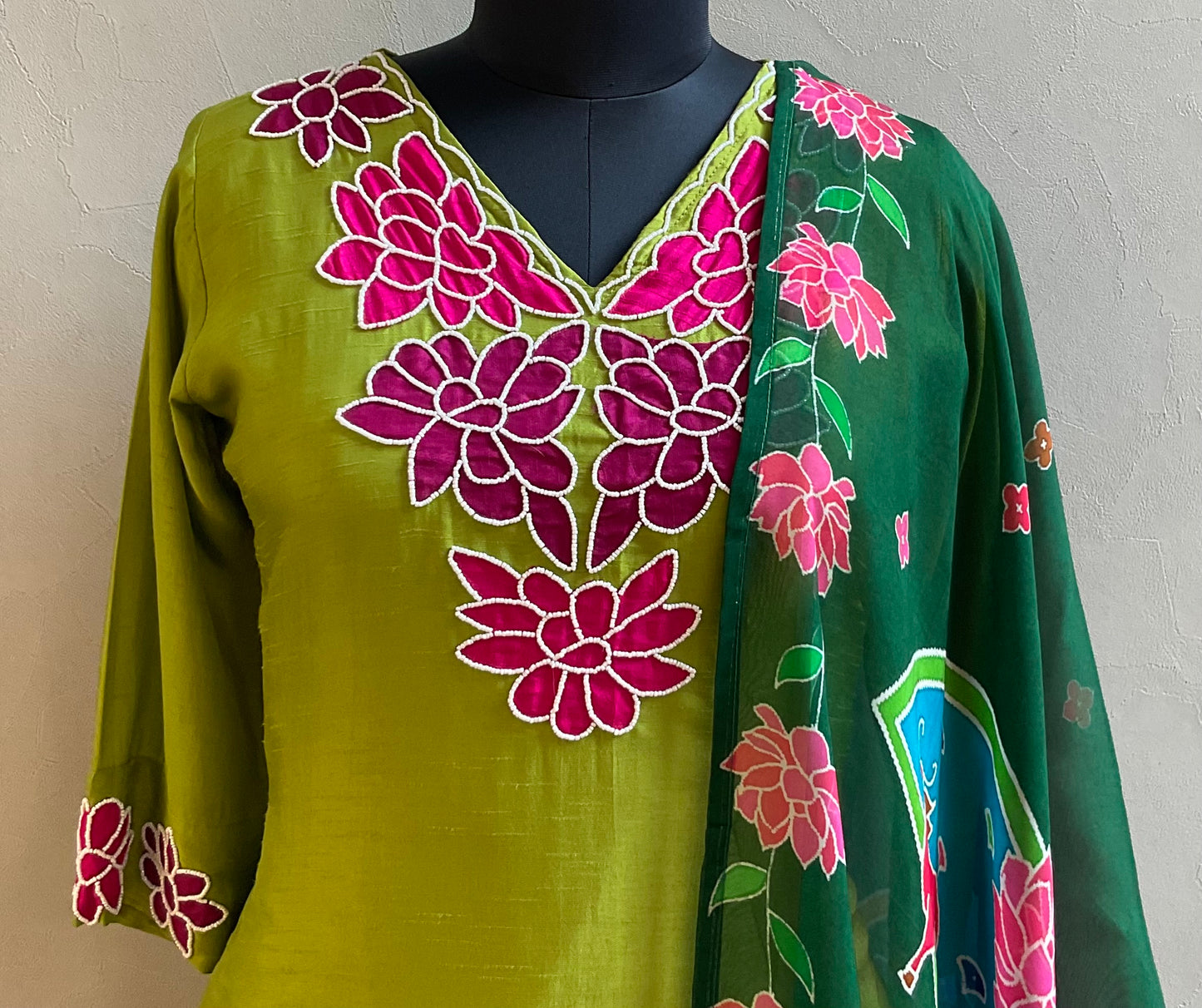 GREEN DOLA SILK APPLIQUE WORKED KURTA SET