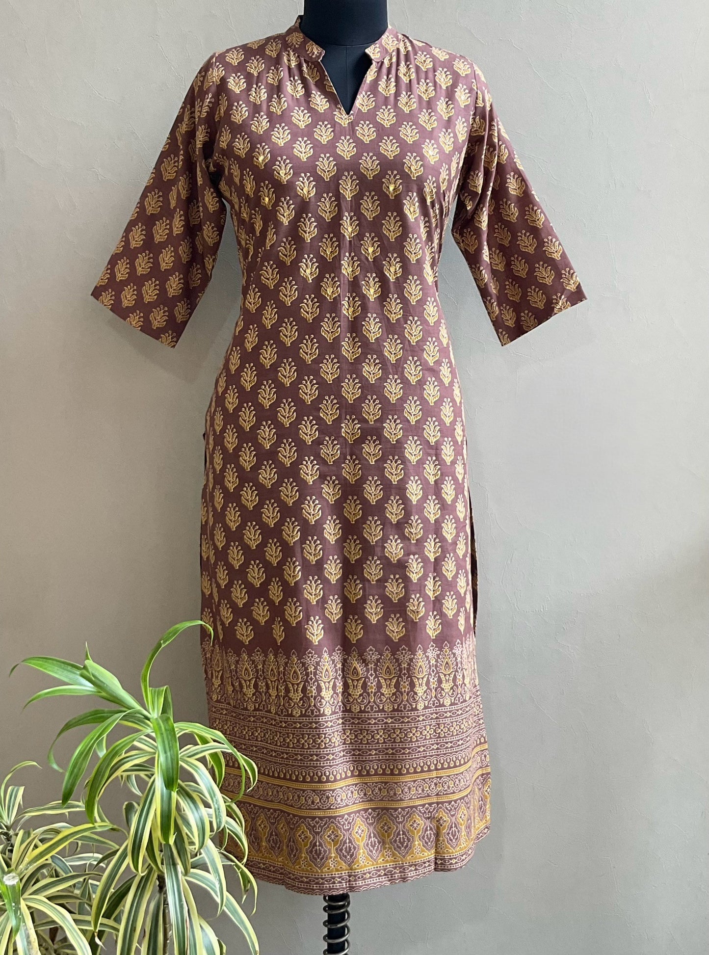 BROWN GOTA HIGHLIGHTED KURTI