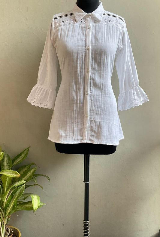 WHITE HAKOBA BELL SLEEVES TOP