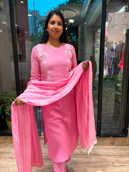 BLUSH PINK THREAD EMBROIDERED KURTA SET