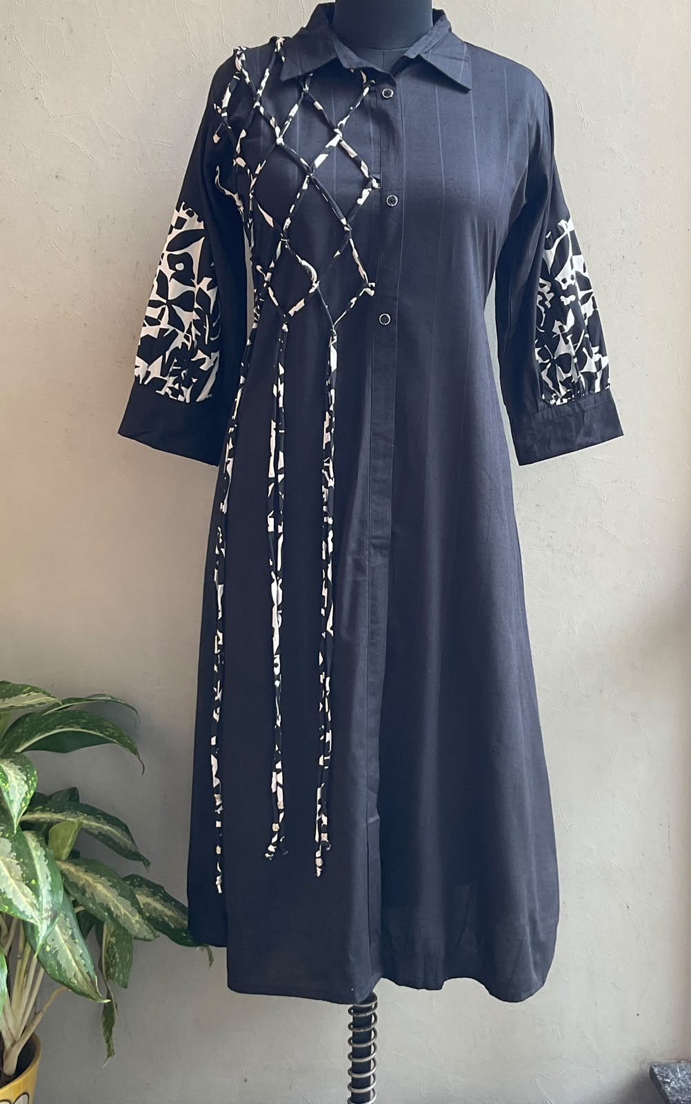 BLACK DORI WORKED ALINE DRESS