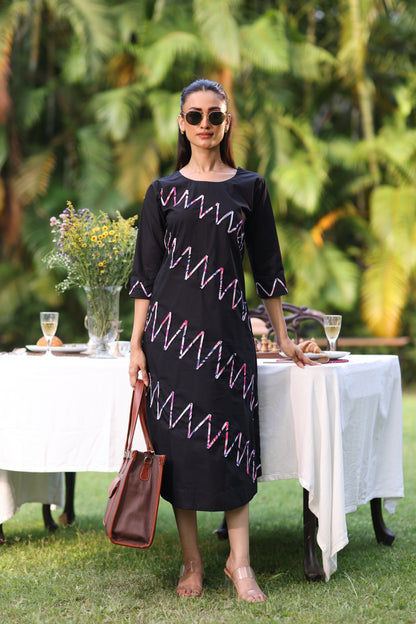BLACK ZIG ZAG ALINE DRESS