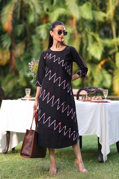 BLACK ZIG ZAG ALINE DRESS